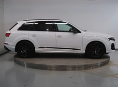 Q7