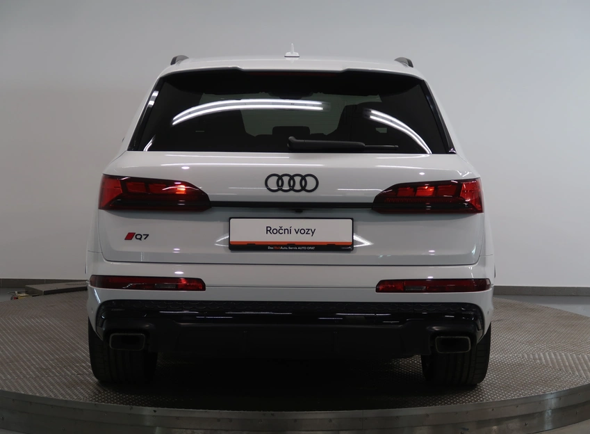 Q7
