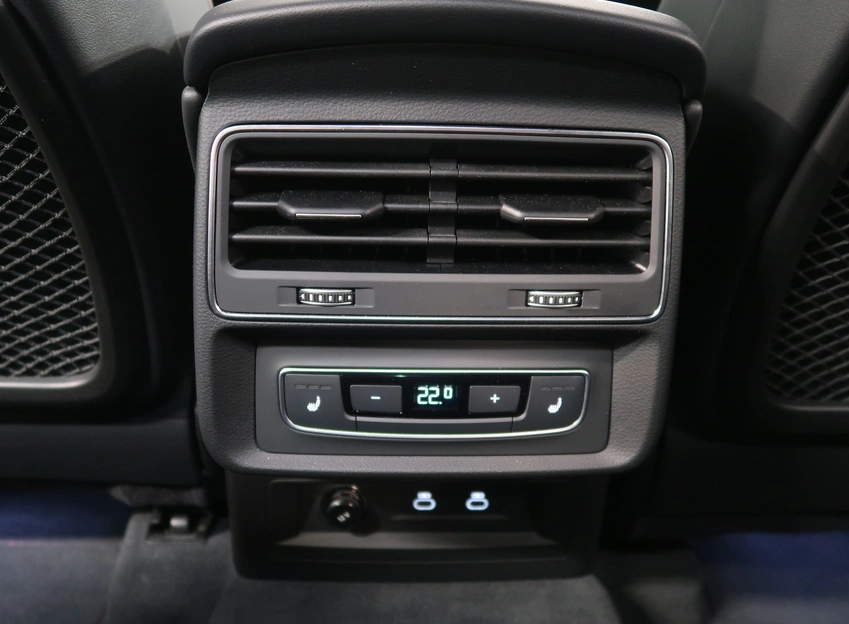 Q7