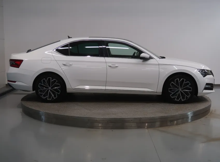 Škoda Superb L&K 2.0TSI 206KW 4x4 DSG TAŽNÉ WEBASTO
