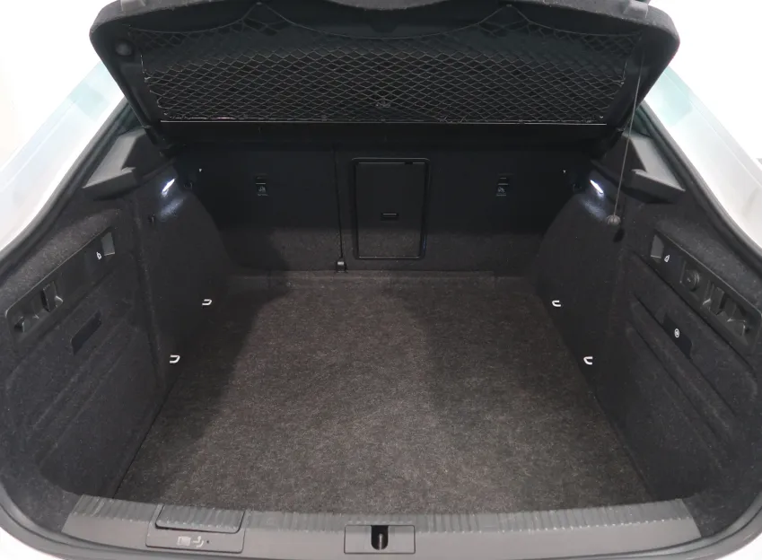 Škoda Superb L&K 2.0TSI 206KW 4x4 DSG TAŽNÉ WEBASTO