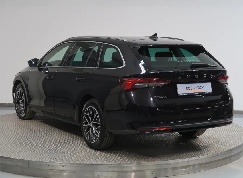 Škoda Octavia TOP SELECTION 2.0TDI 110KW DSG PANORAMA