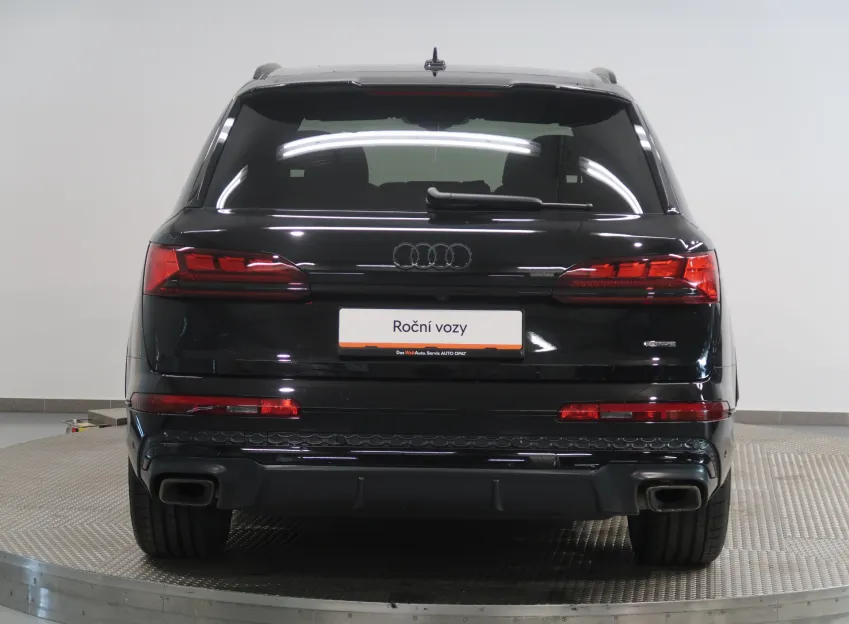 Audi Q7 S-LINE 50TDI 210KW QUATTRO 7MÍST TAŽNÉ