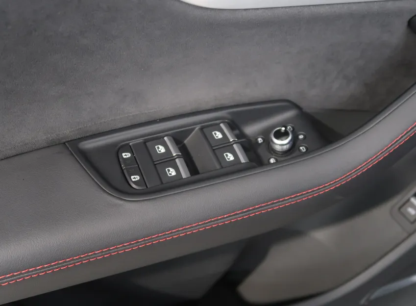 Audi Q7 S-LINE 50TDI 210KW QUATTRO 7MÍST TAŽNÉ