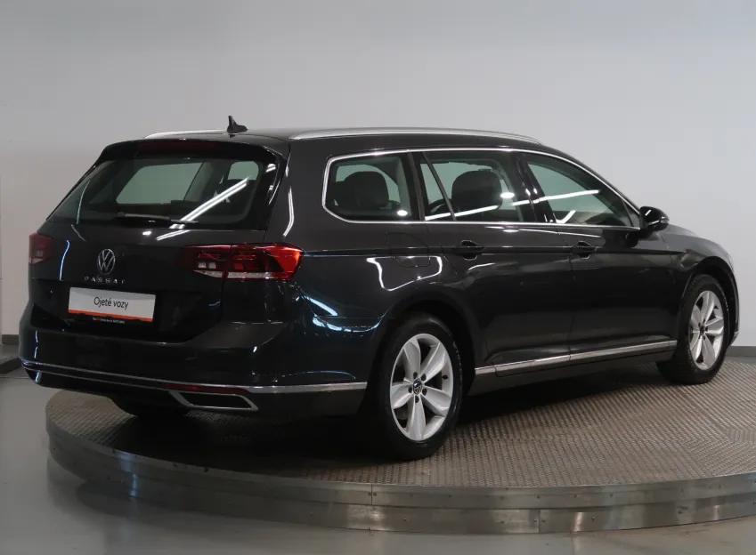 Volkswagen Passat ELEGANCE 2.0TDI EVO 110KW DSG NAVI