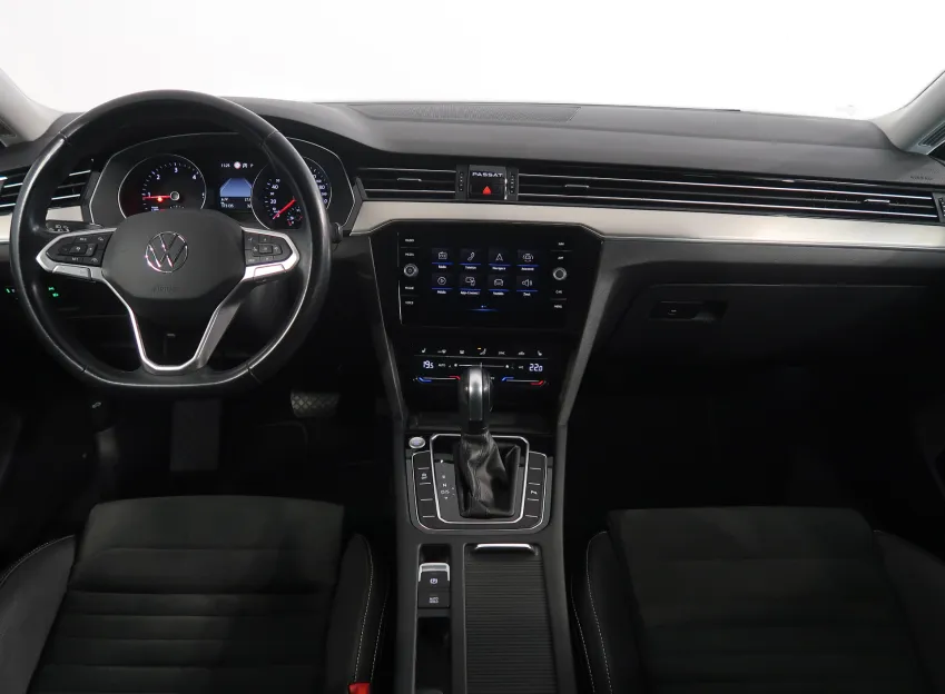 Volkswagen Passat ELEGANCE 2.0TDI EVO 110KW DSG NAVI