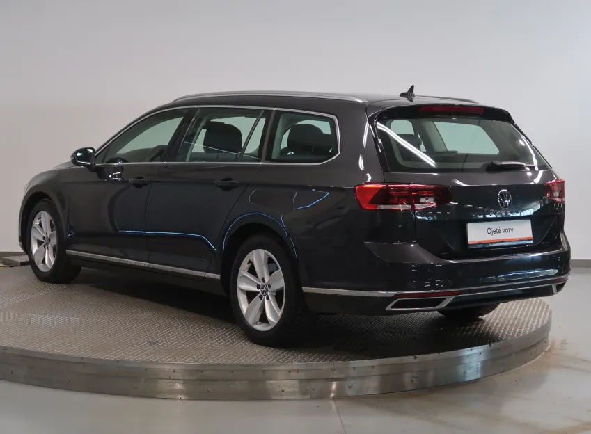 Volkswagen Passat ELEGANCE 2.0TDI EVO 110KW DSG NAVI