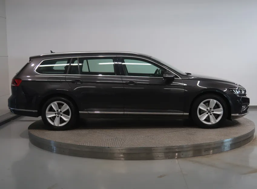 Volkswagen Passat ELEGANCE 2.0TDI EVO 110KW DSG NAVI