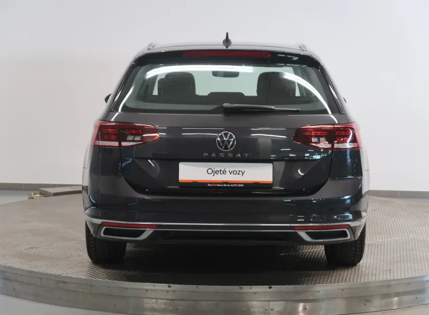 Volkswagen Passat ELEGANCE 2.0TDI EVO 110KW DSG NAVI