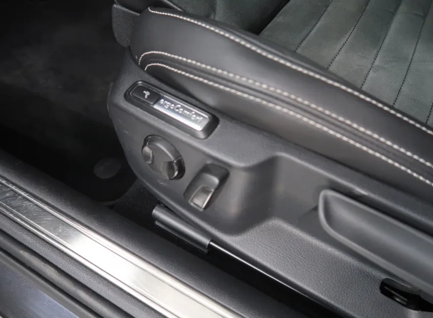 Volkswagen Passat ELEGANCE 2.0TDI EVO 110KW DSG NAVI