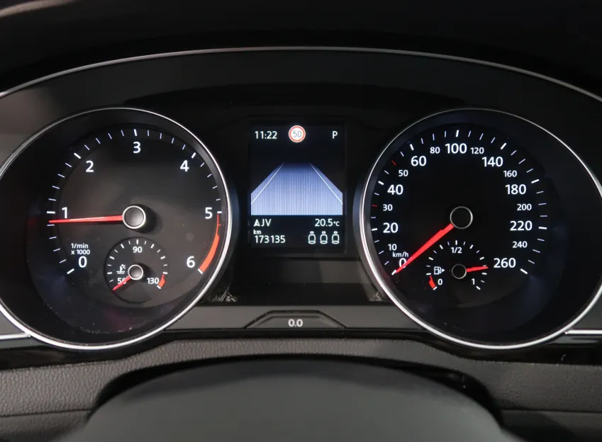 Volkswagen Passat ELEGANCE 2.0TDI EVO 110KW DSG NAVI