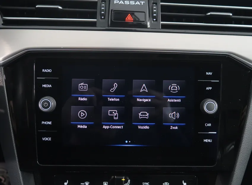 Volkswagen Passat ELEGANCE 2.0TDI EVO 110KW DSG NAVI