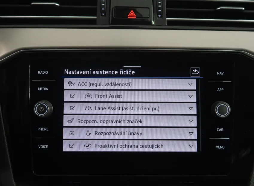 Volkswagen Passat ELEGANCE 2.0TDI EVO 110KW DSG NAVI