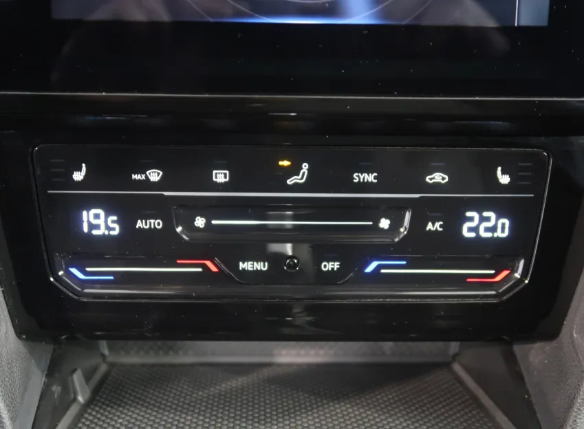 Volkswagen Passat ELEGANCE 2.0TDI EVO 110KW DSG NAVI