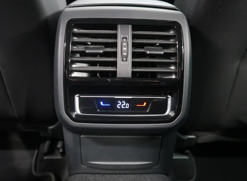 Volkswagen Passat ELEGANCE 2.0TDI EVO 110KW DSG NAVI