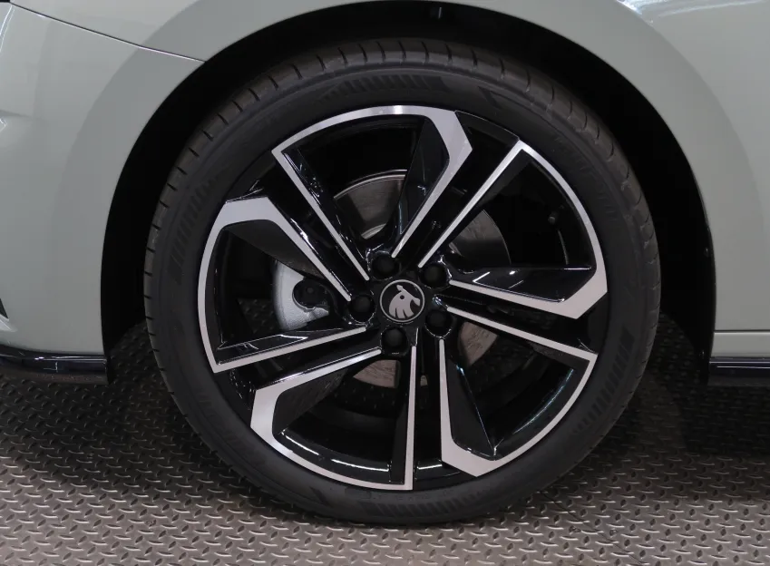 Škoda Fabia MONTE CARLO 1.5TSI 110KW DSG NAVI