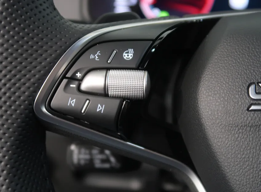 Škoda Karoq SPORTLINE 2.0TSI 140KW 4x4 DSG NAVI LED MATRIX
