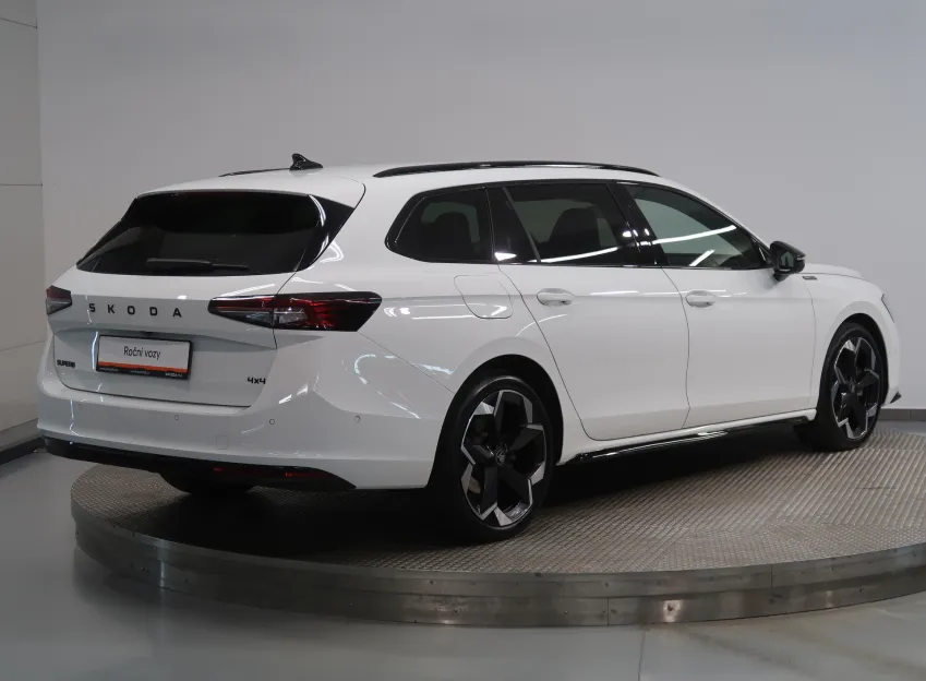 Škoda Superb SPORTLINE 2.0TDI 142KW 4x4 DSG WEBASTO TAŽNÉ