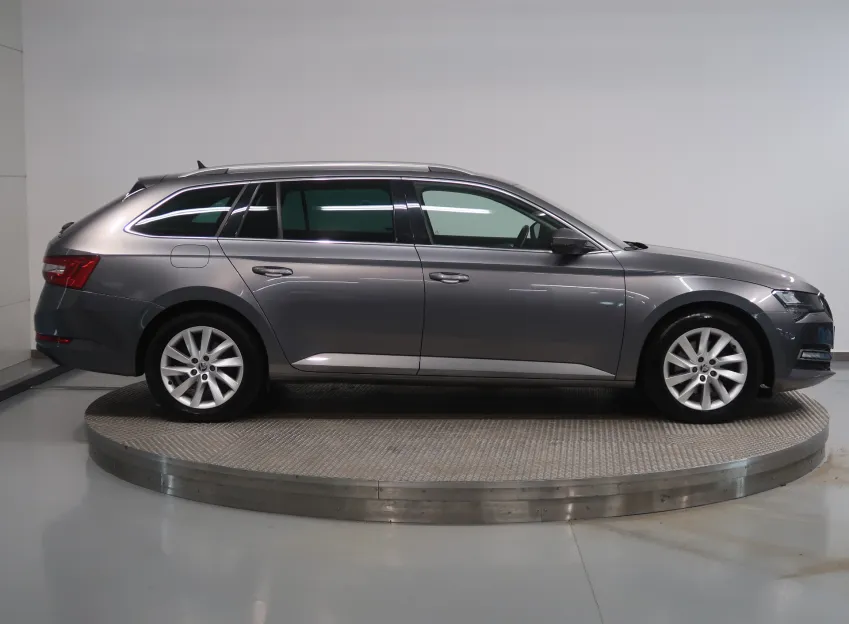 Škoda Superb STYLE 2.0TDI 147KW 4x4 DSG TAŽNÉ