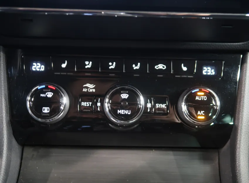 Škoda Superb STYLE 2.0TDI 147KW 4x4 DSG TAŽNÉ