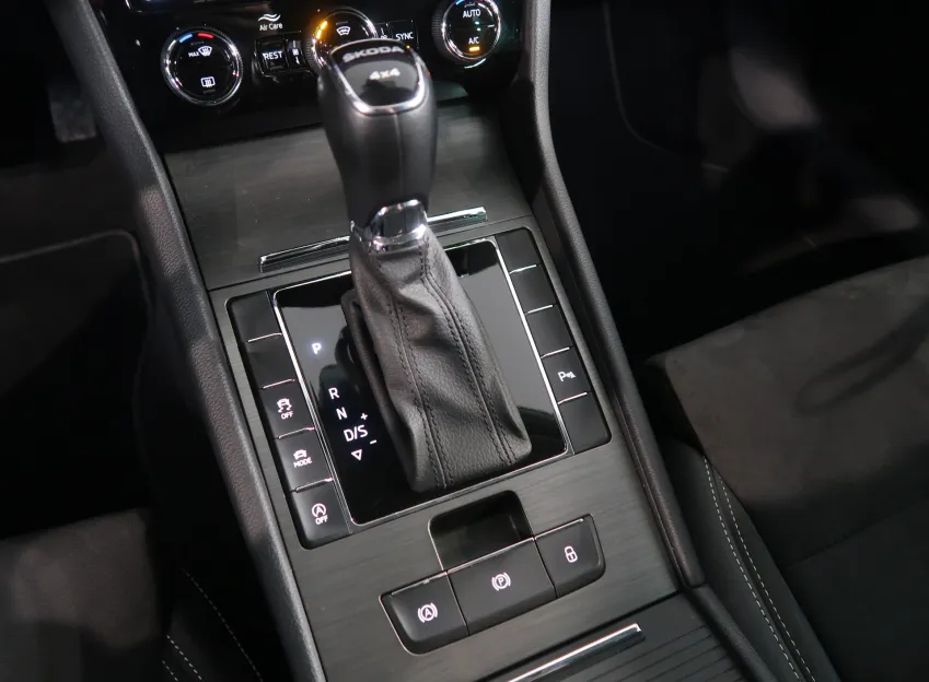 Škoda Superb STYLE 2.0TDI 147KW 4x4 DSG TAŽNÉ