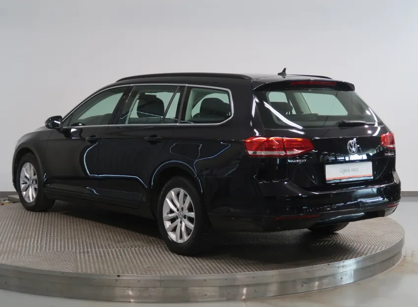 Volkswagen Passat COMFORTLINE 1.6TDI 88KW