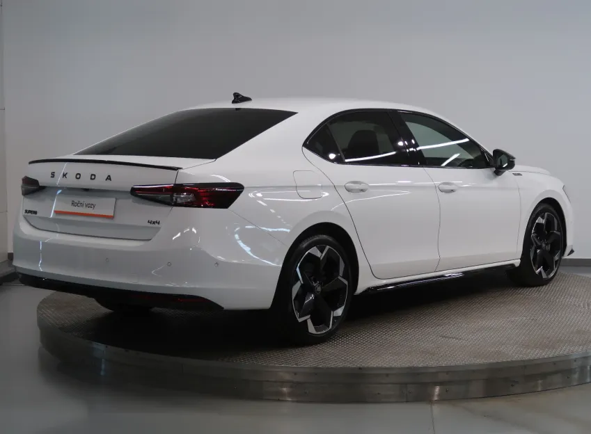 Škoda Superb SPORTLINE 2.0TDI 142KW 4x4 DSG TAŽNÉ CANTON LED MA