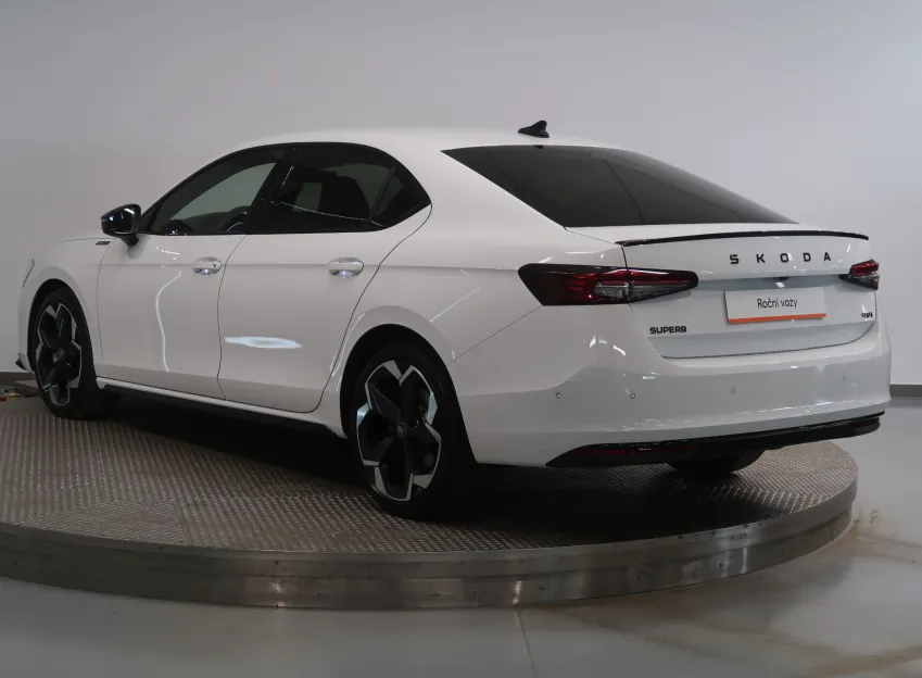 Škoda Superb SPORTLINE 2.0TDI 142KW 4x4 DSG TAŽNÉ CANTON LED MA