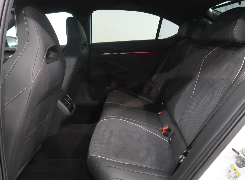 Škoda Superb SPORTLINE 2.0TDI 142KW 4x4 DSG TAŽNÉ CANTON LED MA