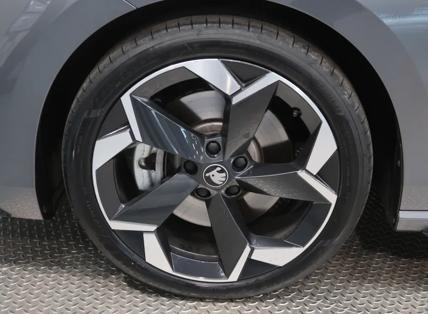Škoda Superb SPORTLINE 2.0TSI 195KW 4x4 DSG TAŽNÉ WEBASTO CANTO