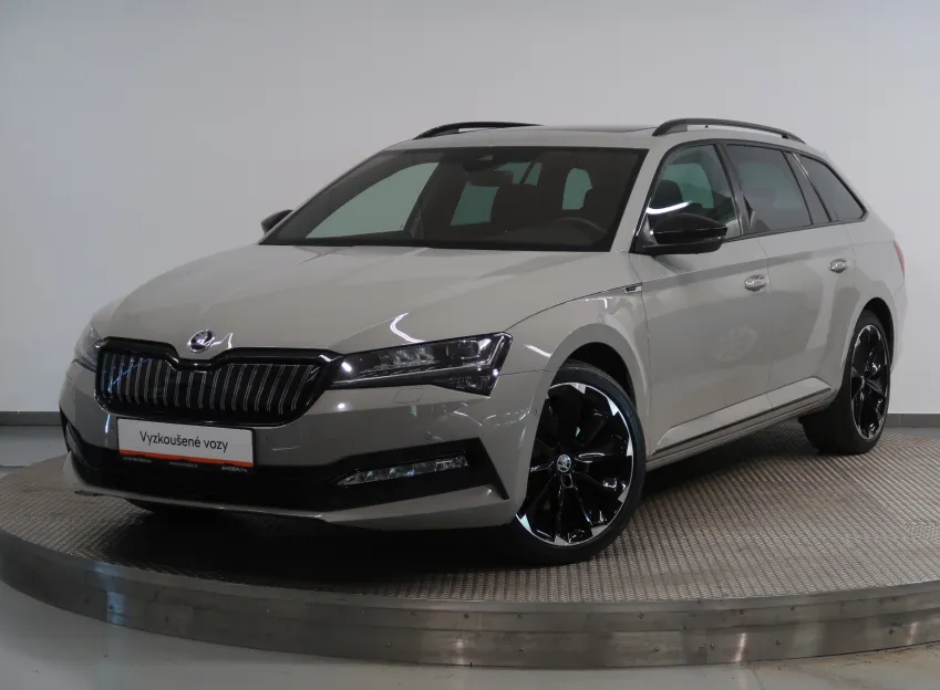 Škoda Superb iV SPORTLINE 1.4TSI 160KW DSG PANORAMA