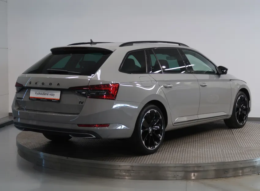 Škoda Superb iV SPORTLINE 1.4TSI 160KW DSG PANORAMA
