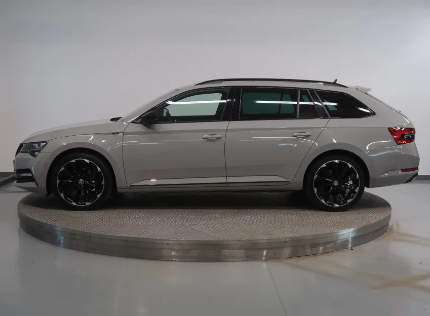 Škoda Superb iV SPORTLINE 1.4TSI 160KW DSG PANORAMA