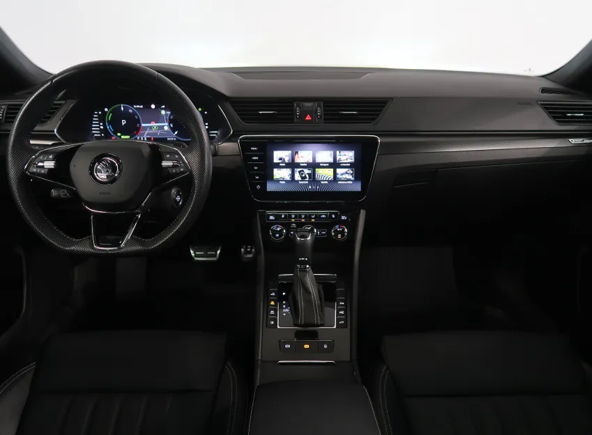 Škoda Superb iV SPORTLINE 1.4TSI 160KW DSG PANORAMA