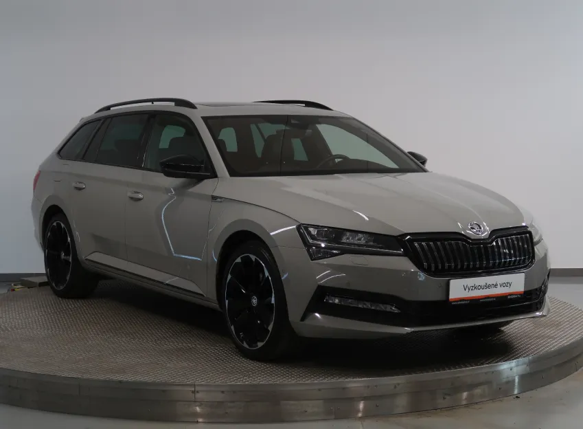 Škoda Superb iV SPORTLINE 1.4TSI 160KW DSG PANORAMA