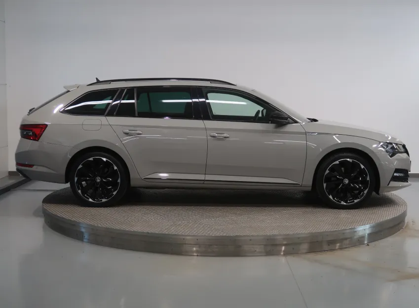 Škoda Superb iV SPORTLINE 1.4TSI 160KW DSG PANORAMA