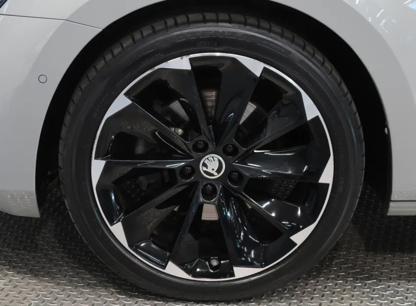 Škoda Superb iV SPORTLINE 1.4TSI 160KW DSG PANORAMA