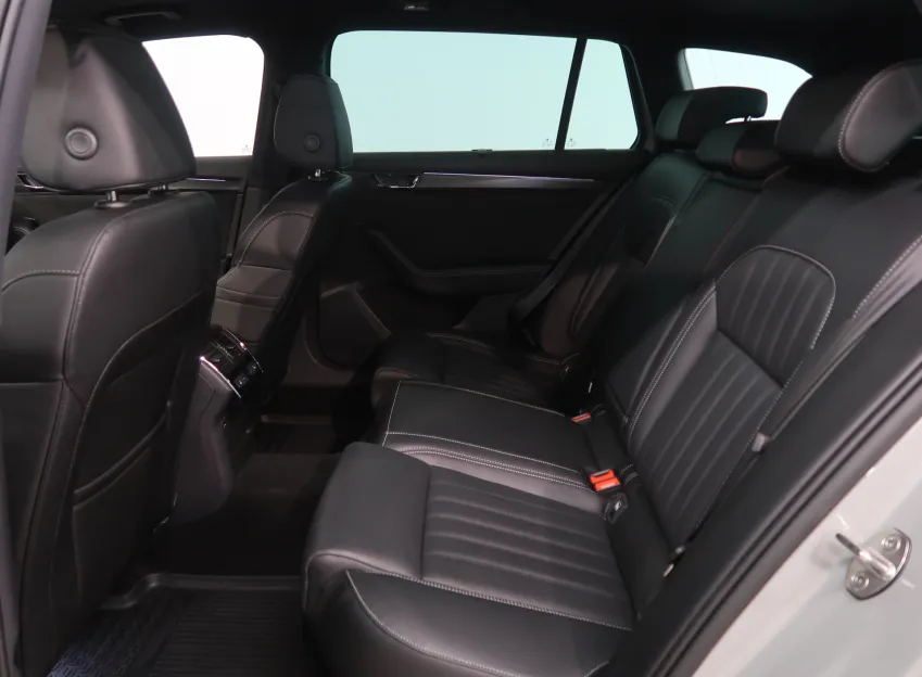 Škoda Superb iV SPORTLINE 1.4TSI 160KW DSG PANORAMA