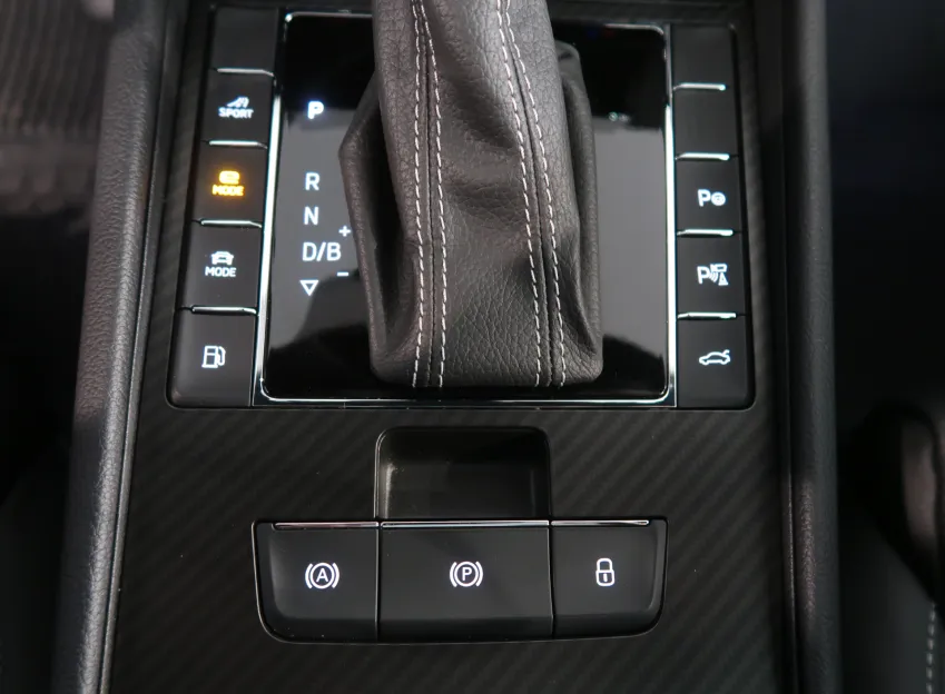 Škoda Superb iV SPORTLINE 1.4TSI 160KW DSG PANORAMA