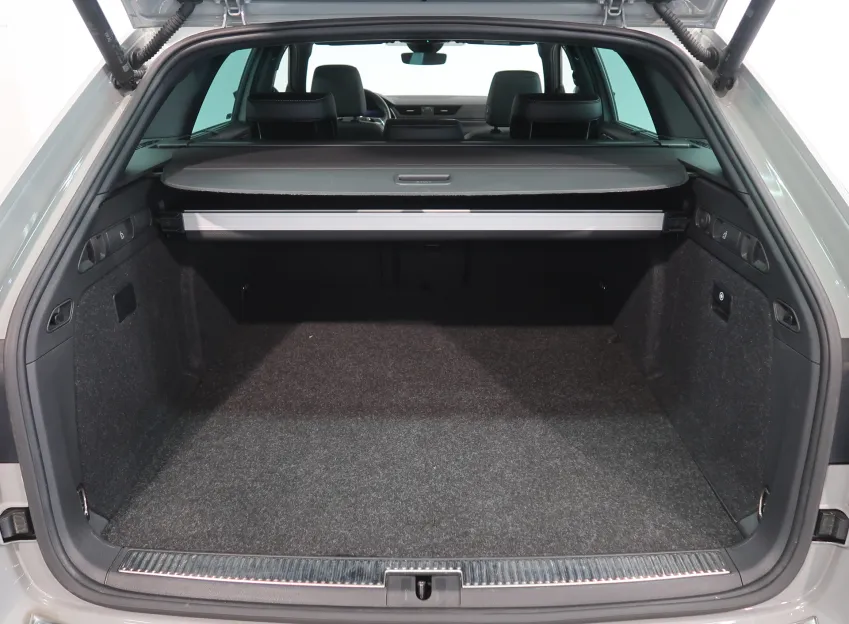 Škoda Superb iV SPORTLINE 1.4TSI 160KW DSG PANORAMA