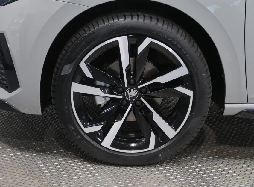 Škoda Scala MONTE CARLO 1.5TSI 110KW DSG LED MATRIX PANORAMA