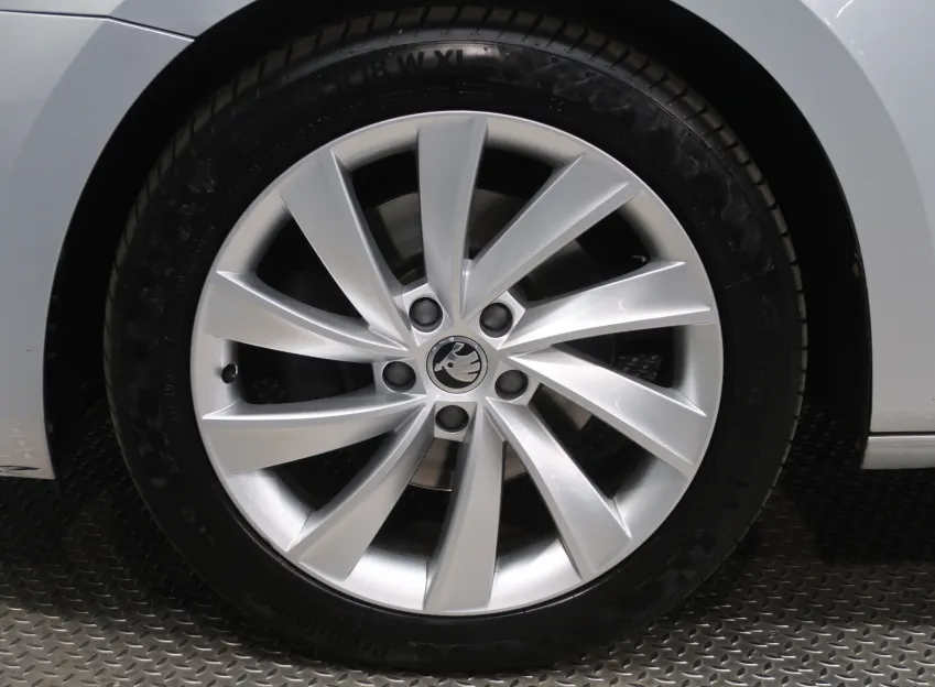 Škoda Superb STYLE 2.0TDI 140KW 4x4 DSG WEBASTO CANTON