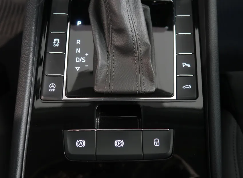 Škoda Superb STYLE 2.0TDI 140KW 4x4 DSG WEBASTO CANTON