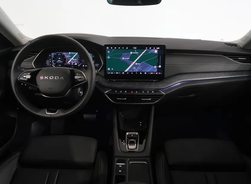 Škoda Octavia EXCLUSIVE 1.5TSI M-HEV 110KW DSG TAŽNÉ CANTON