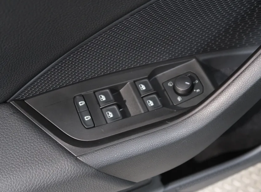 Škoda Octavia EXCLUSIVE 1.5TSI M-HEV 110KW DSG TAŽNÉ CANTON