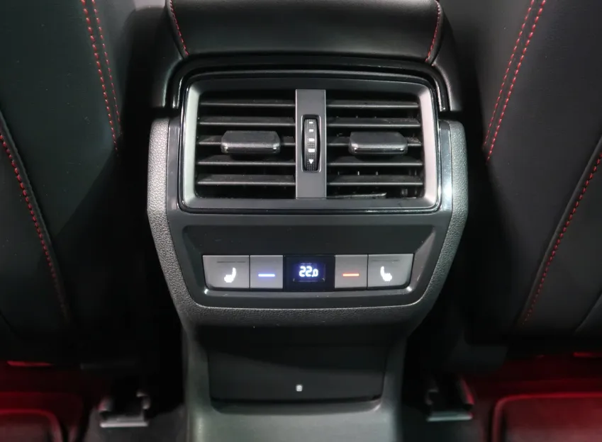 Škoda Kodiaq RS 2.0TSI 180KW 4x4 DSG WEBASTO 7MÍST TAŽNÉ