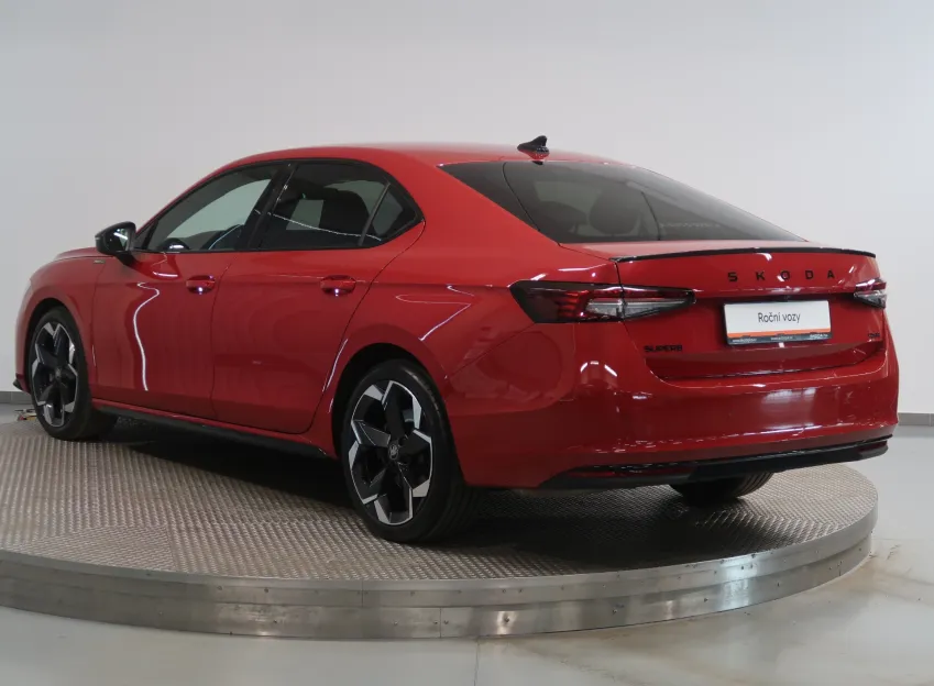 Škoda Superb SPORTLINE 2.0TSI 195KW 4x4 DSG TAŽNÉ