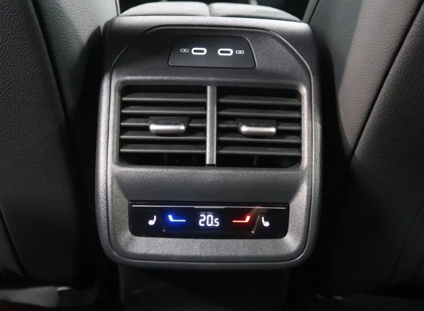 Škoda Superb SPORTLINE 2.0TSI 195KW 4x4 DSG TAŽNÉ