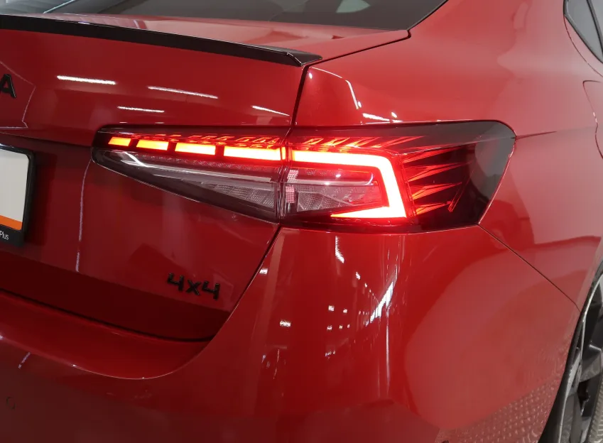 Škoda Superb SPORTLINE 2.0TSI 195KW 4x4 DSG WEBASTO CANTON TAŽN