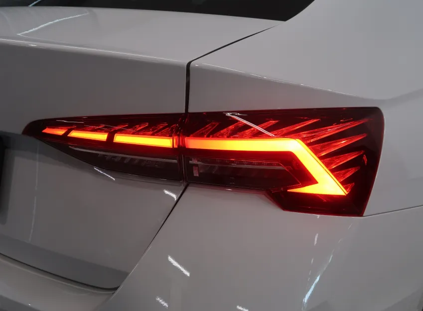 Škoda Octavia EXCLUSIVE 2.0TDI 110KW DSG WEBASTO CANTON